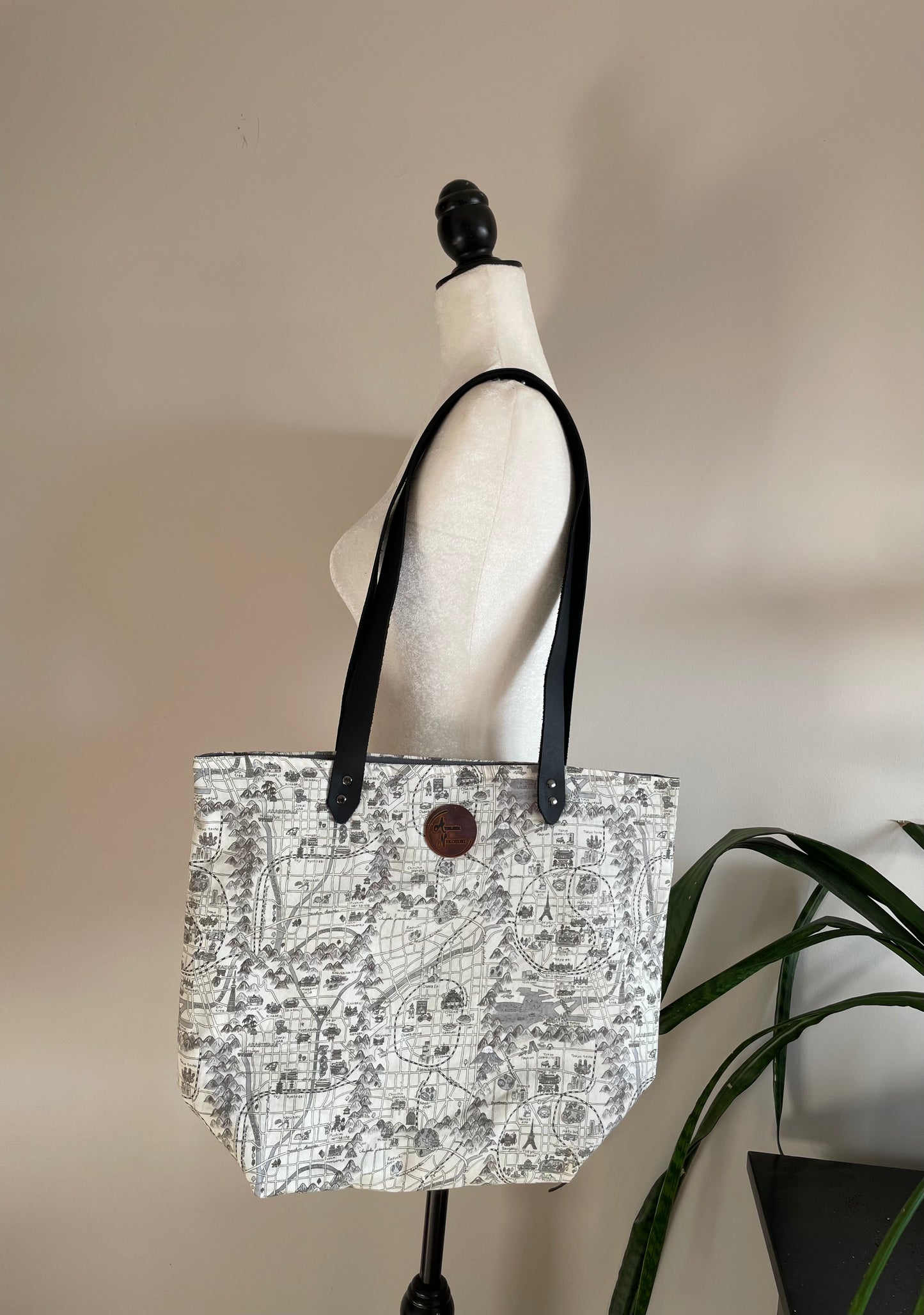 Luxe Tote Bag | Maps of Japan in Grey Monochrome