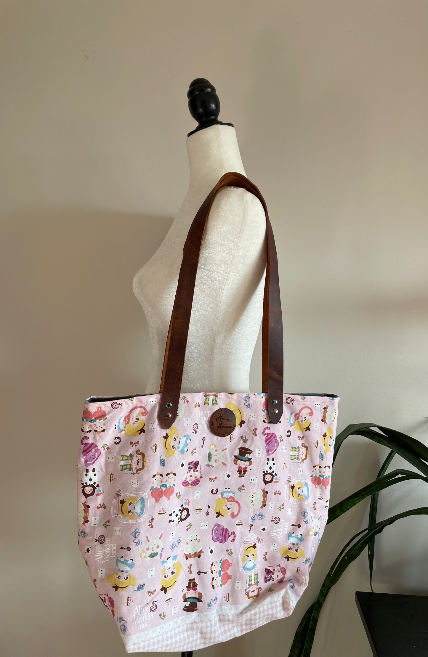 Luxe Tote Bag | Chibi Alice in Wonderland on Pink