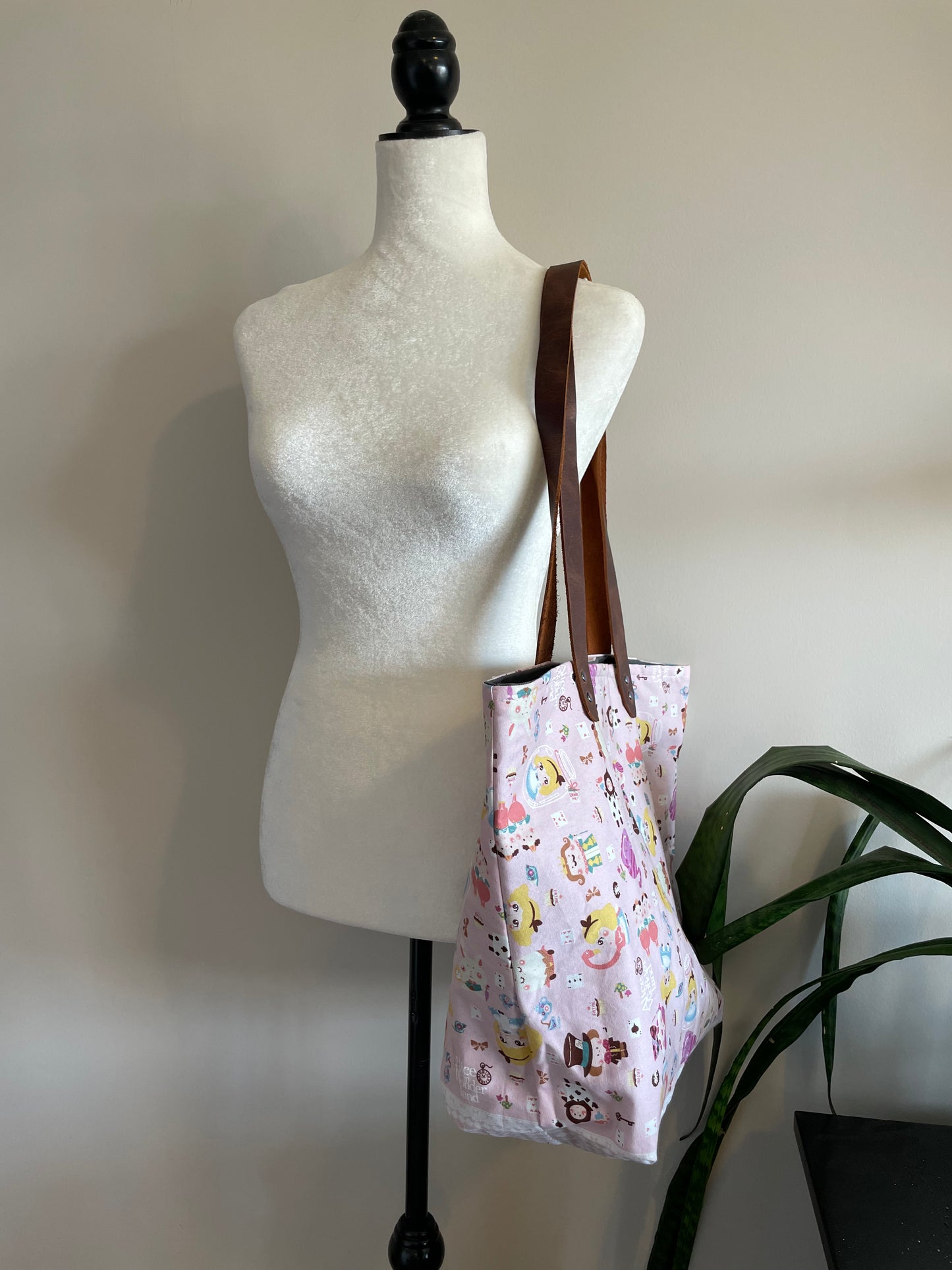 Luxe Tote Bag | Chibi Alice in Wonderland on Pink