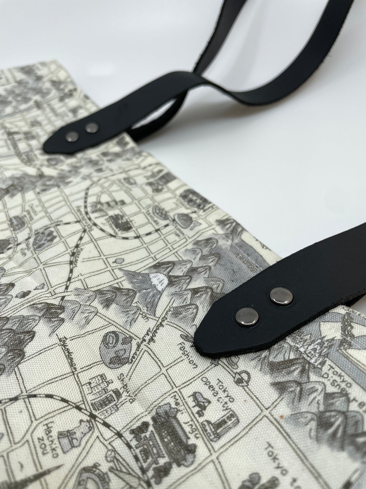 Luxe Tote Bag | Maps of Japan in Grey Monochrome