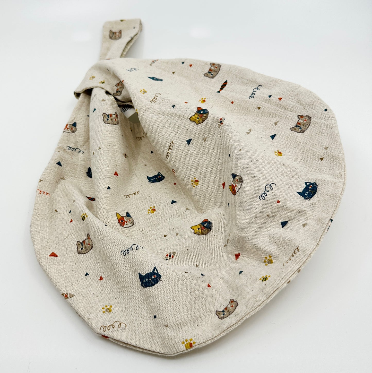 Knot Bag | Cat Heads and Fishes on Natural Linen