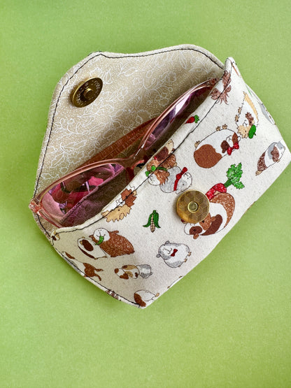 Glasses Case | Guinea Pigs on Vanilla Fleck