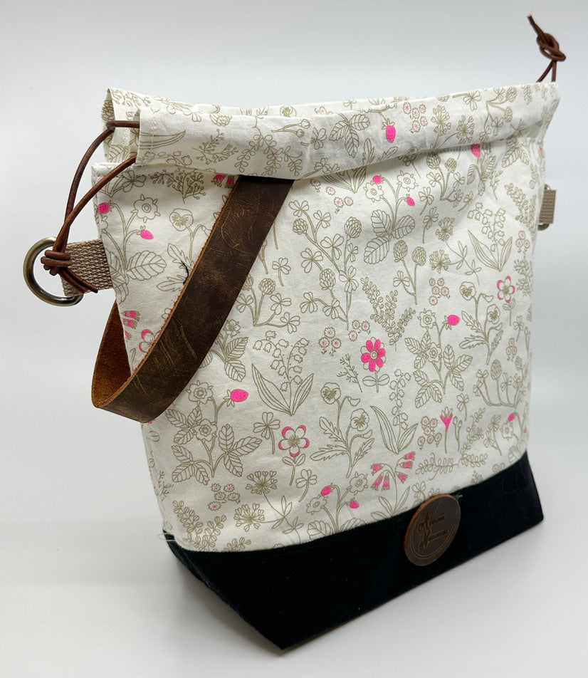 Kato Drawstring Bag | Florals | Fabrics Hand-Chosen in Japan