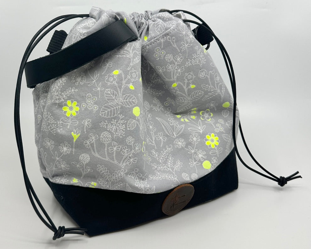 Kato Drawstring Bag | Florals | Fabrics Hand-Chosen in Japan