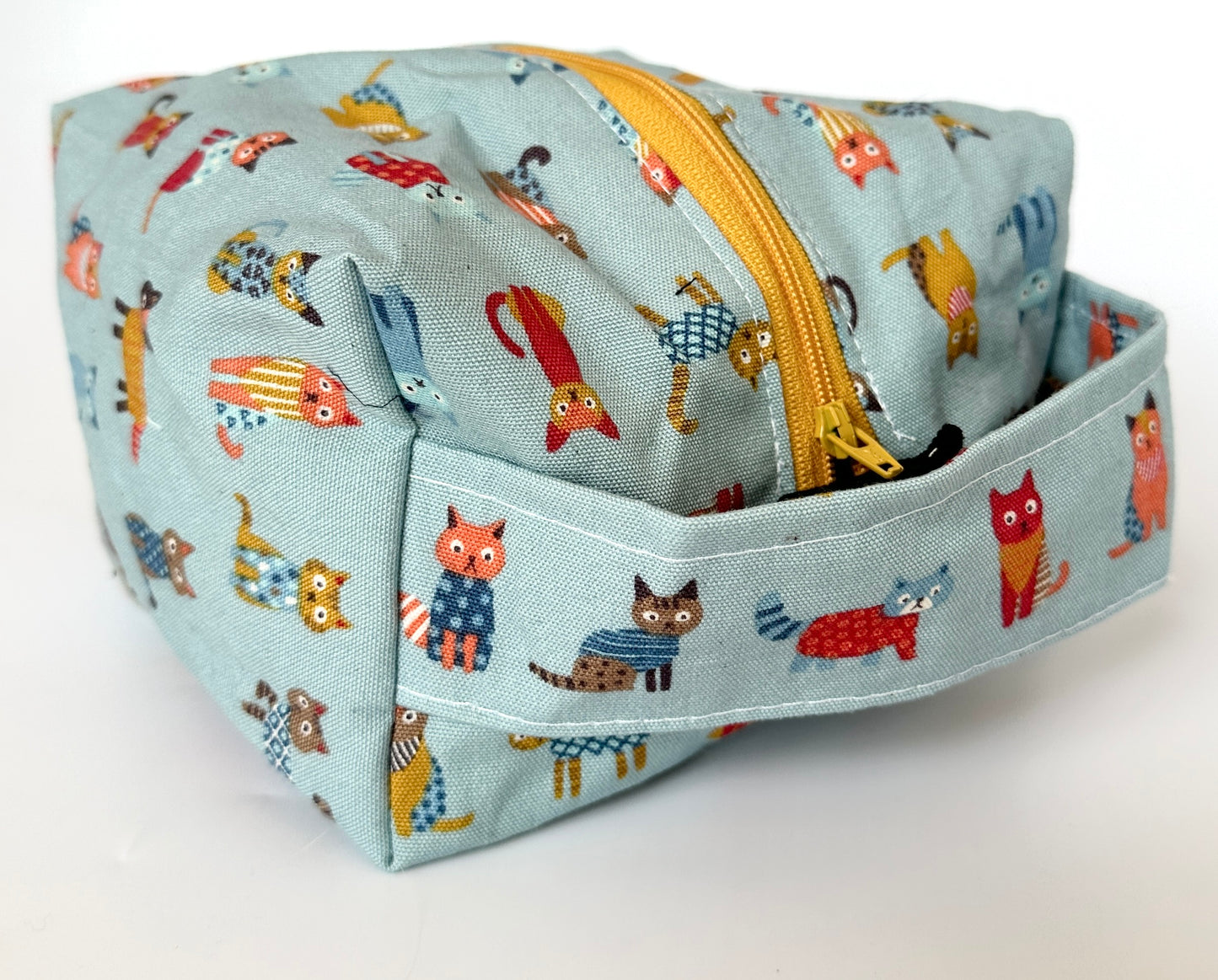 Small Box Bag | Cats | Japanese Fabrics from Japan, Bags Made in Alberta, Canada