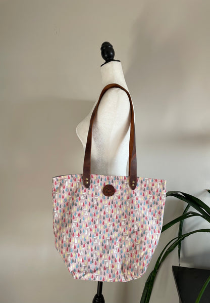 Luxe Tote Bag | Polar Bears with Umbrellas and Raindrops on Pink